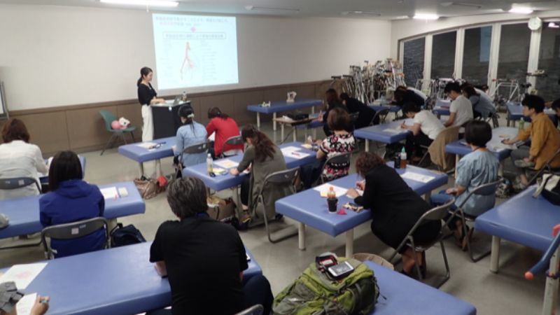はじめての骨盤底筋群　セミナー講義の様子