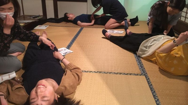 筋膜の施術はくすぐったいところがあることも