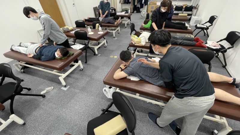 胃腸トラブルに対する筋膜ケアの実技