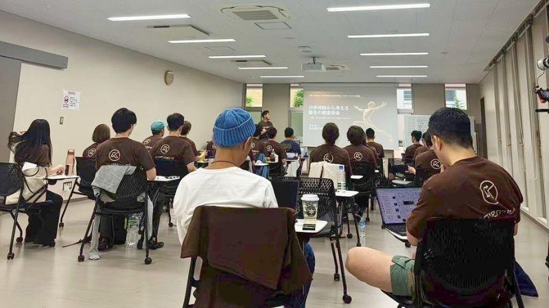 トリガースクールの中村が、Kinetikos主催のイベントで登壇している写真